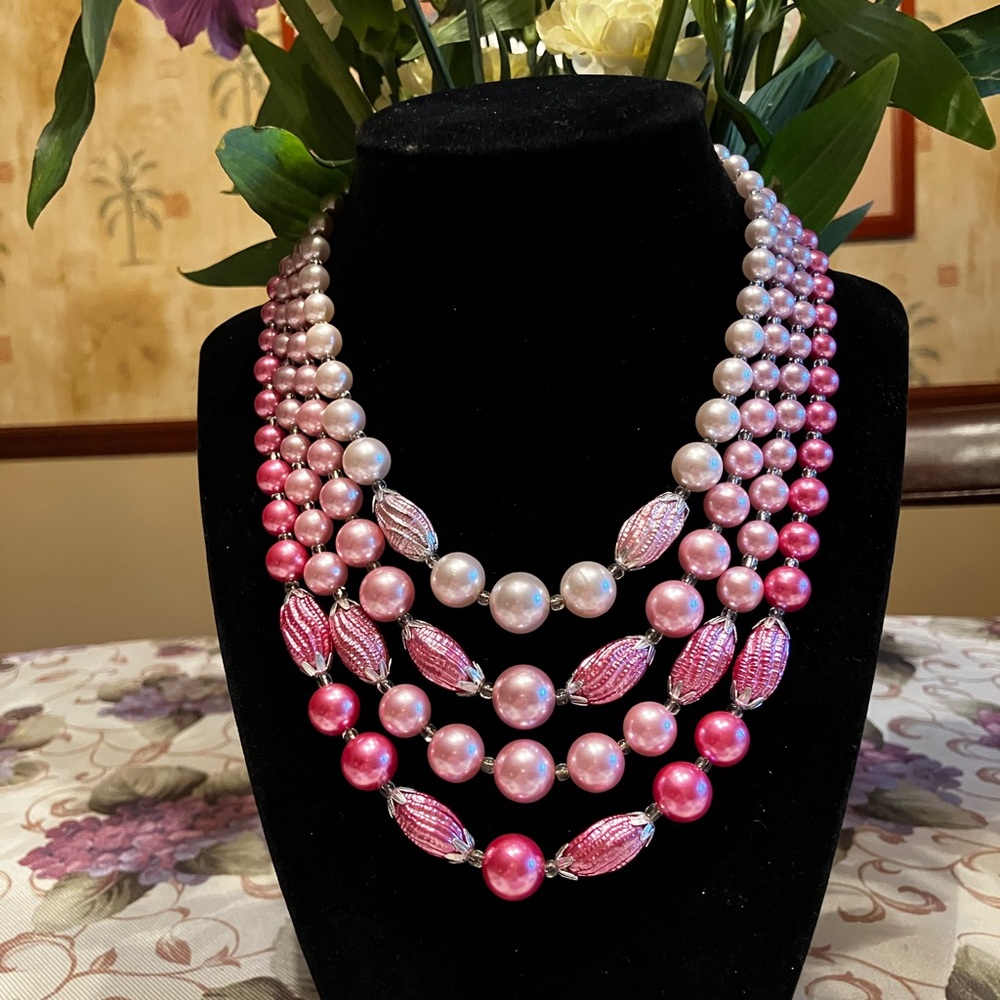 JAPAN SIGNED FOUR STRAND OF GORGEOUS FAUX PEARLS PINK BEADS AND BEAD CAPS - Picture 4 of 17